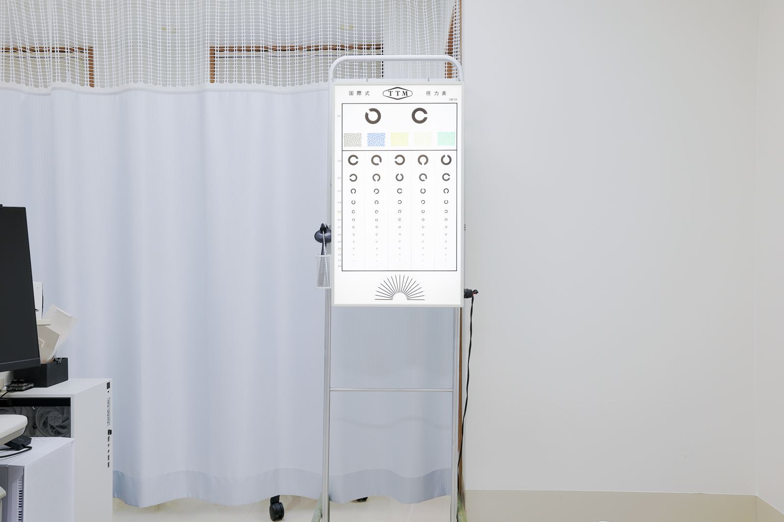 視力検査器