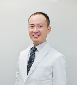院長 藤原浩平